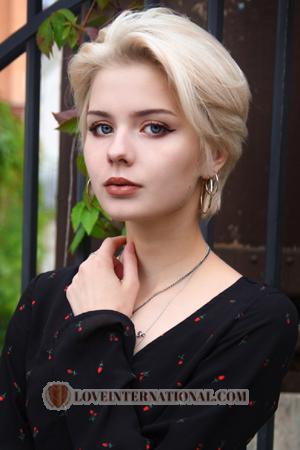 186516 - Svetlana Age: 24 - Russia